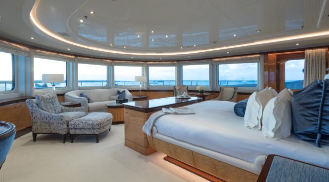 Luxury yacht LUCKY LADY master suite