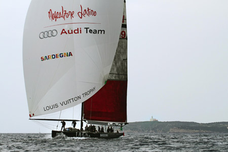 Louis Vuitton Trophy : Mascalzone Latino Audi plays host team in La Maddalena