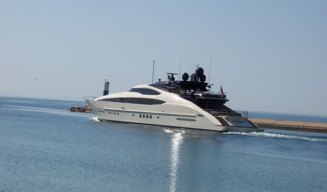 Yacht VANTAGE Launched – the Palmer Johnson PJ 150