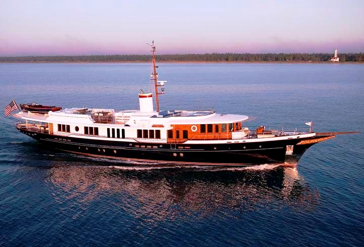 SYCARA IV receives Judges’ Special Award at the World Superyachts Awards 2010