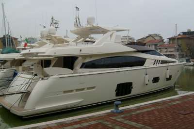 The New Ferretti 800 Motor Yacht Ready
