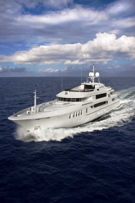 Superyacht Bacarella - Underway