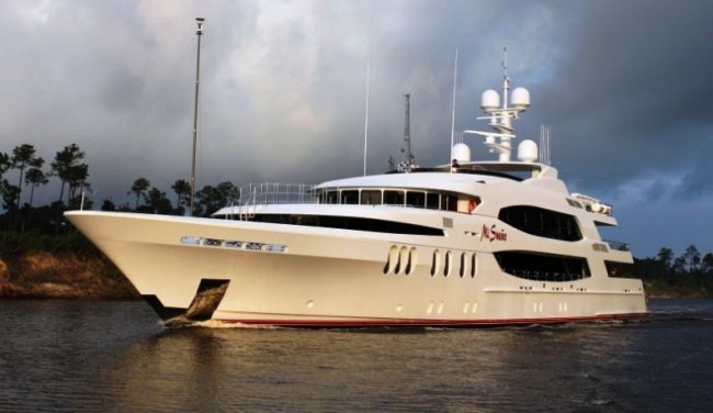 Superyacht Mi Sueno Available for Charter
