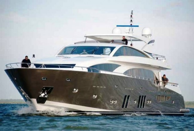 Couach 3700 motor yacht Team VIP has been launched