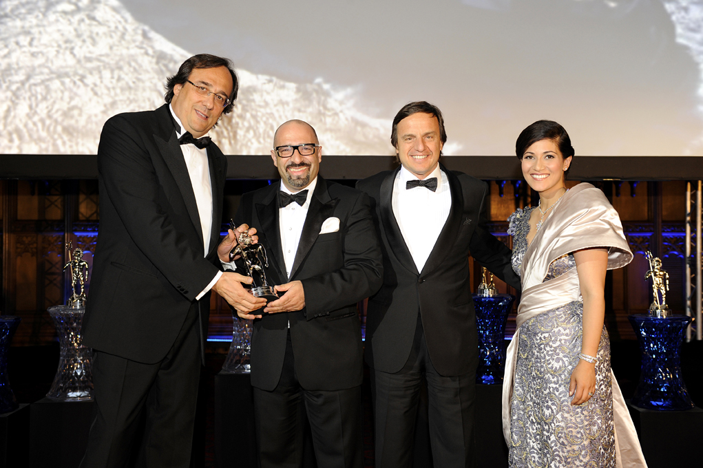 Sanlorenzo SD122–FX wins the World Superyacht Award 2010 for the best semi-displacement or planning motor yacht 30m – 39m