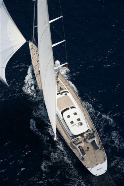 Yacht hyperion