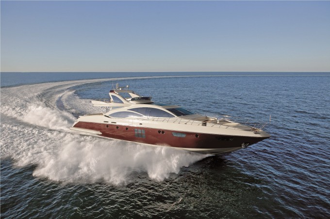 The Azimut 103 S Running 1