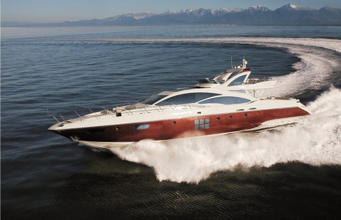 The Azimut 103 S Running 4