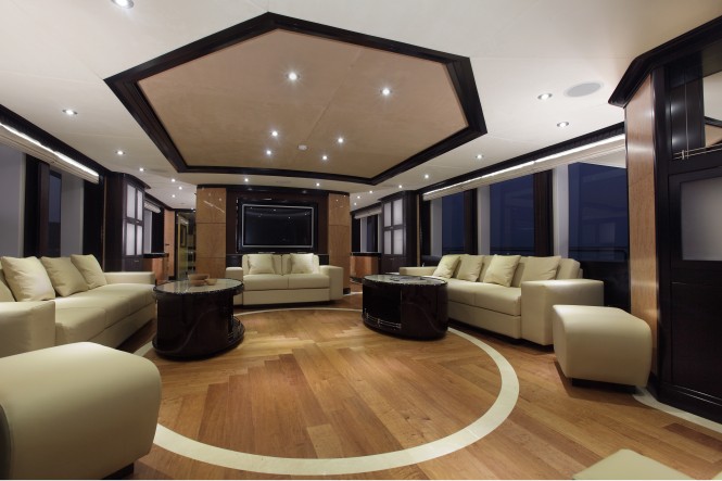 Majesty 125 Super Yacht Main Saloon