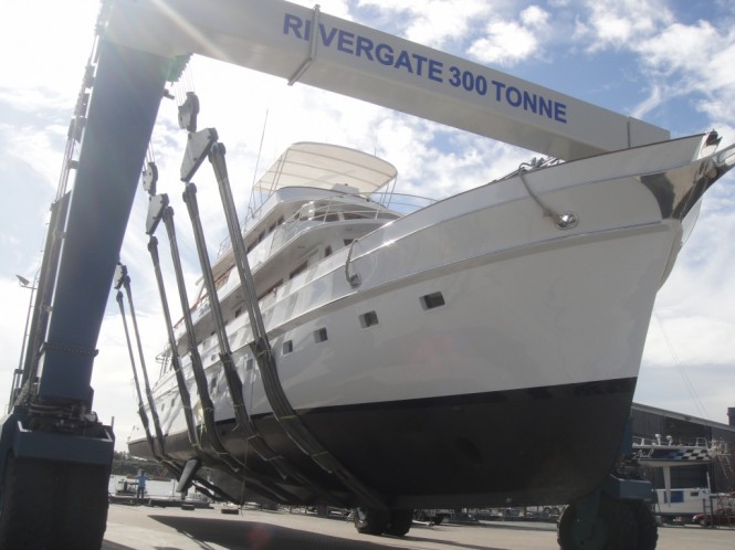 Motor yacht Sea Breeze - On Crane Motor yacht Sea Breeze - On Crane