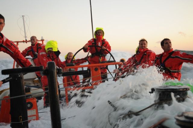 Sevenstar Round Britain & Ireland Race – Telefonica Azul leads fleet to Scotland