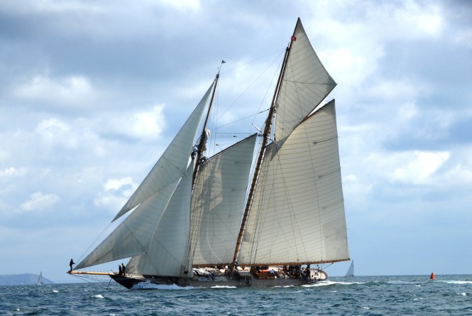Sailing Yacht Mariette rounds the mark - Image credit to Pendennis