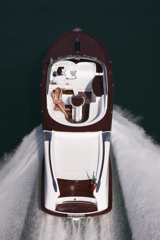 Aquariva Gucci Tender from above