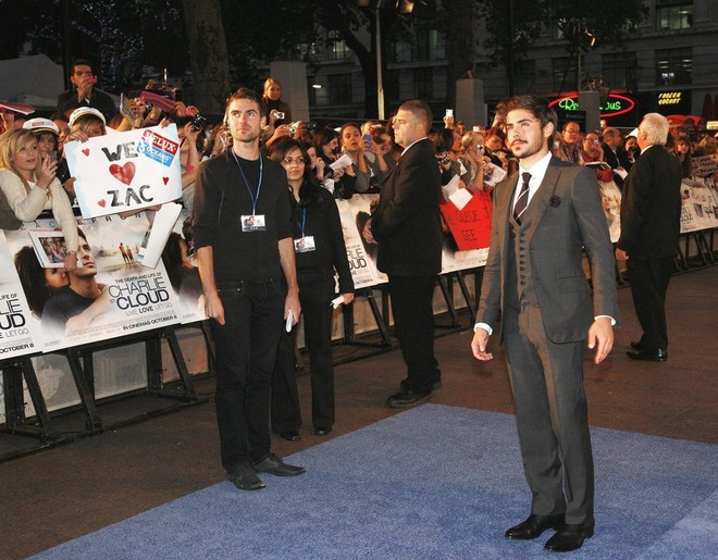 Velux 5 Oceans featured in movie premiere with Zac Efron