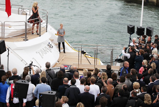 Katherine Jenkins performing on the Sunseeker 40 motoryacht - Image courtesy of Sunseeker