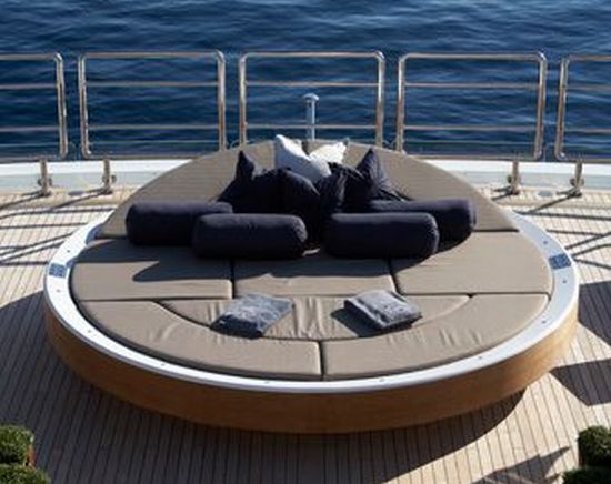 Solar-powered circular lounger for superyachts by LMV Design Technology