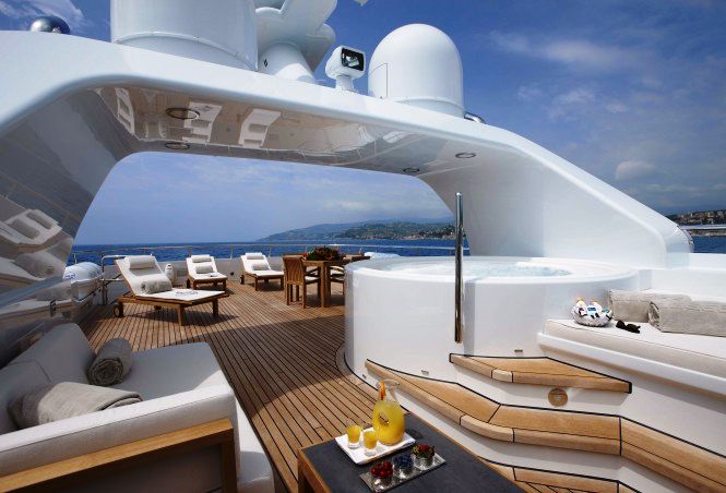 SuperYacht GO Spa Pool Sundeck Area SuperYacht GO Spa Pool Sundeck Area