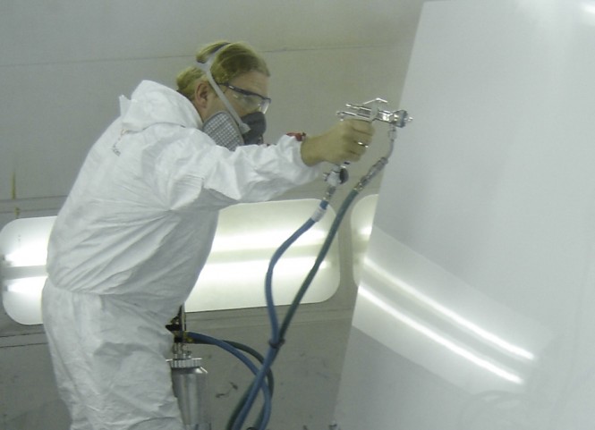 World-class paint skills are now available from Yacht Solutions. World-class paint skills are now available from Yacht Solutions.