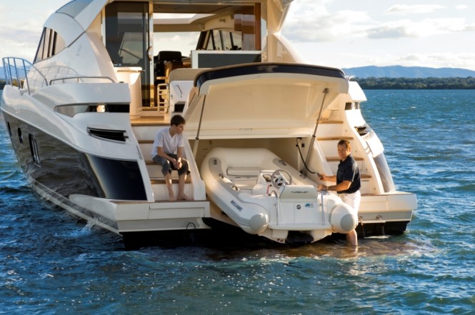 The 5800SY has a garage that can accommodate a 3.2-metre tender The 5800SY has a garage that can accommodate a 3.2-metre tender