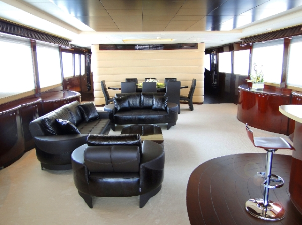 DREAMER yacht interior - Main salon - Image Courtesy of Hargrave Custom Yachts