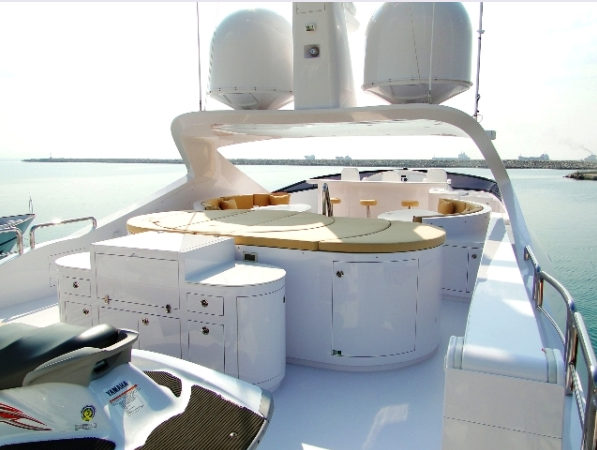 Motor Yacht Dreamer exterior - Image courtesy of Hargrave Custom Yachts