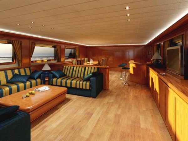 Naumachos 105 Explorer Yacht Naumachos 105 Explorer Yacht