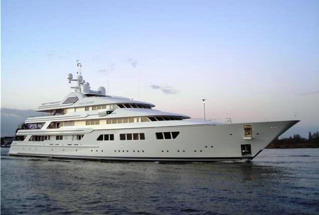 Motor Yacht Fountainhead launched by Feadship