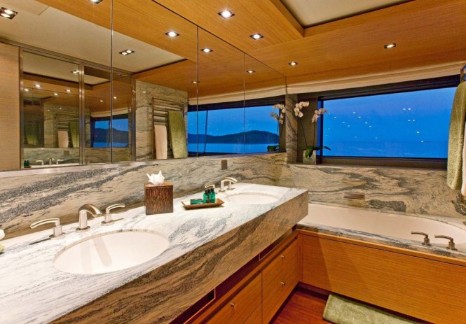 Yacht Exuma - A Bathroom Yacht Exuma - A Bathroom
