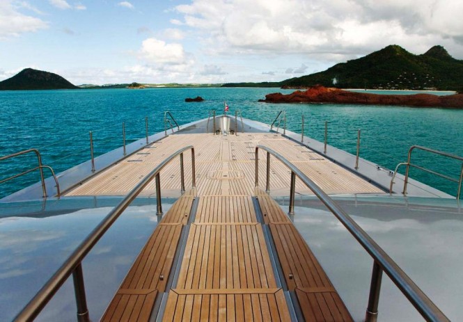 Yacht Exuma - The Bow Yacht Exuma - The Bow