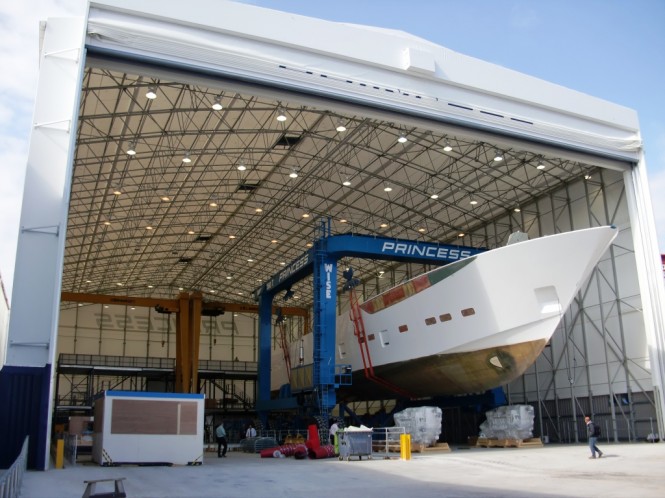 Princess Yachts complete first hull of new 40M motor yacht – the largest resin infused hull in the world