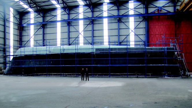 Construction of 33m power catamaran Quaranta well underway with Curvelle