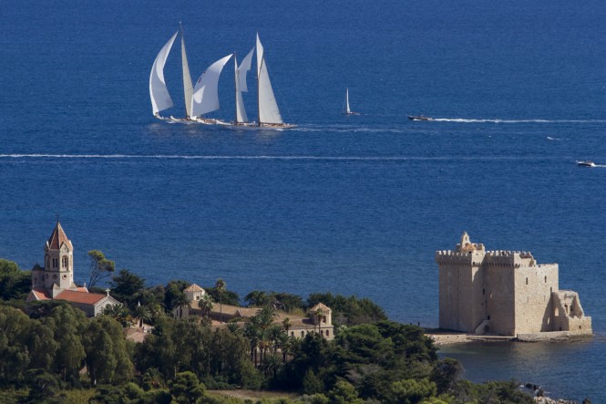 Régates Royales 2011: Sun shines on Day 2 in Cannes