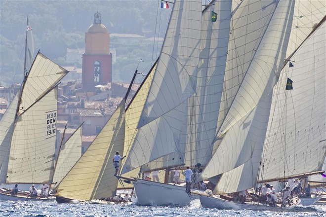 Les Voiles de Saint Tropez: Over 100 classic sailing yachts on stage in Saint-Tropez