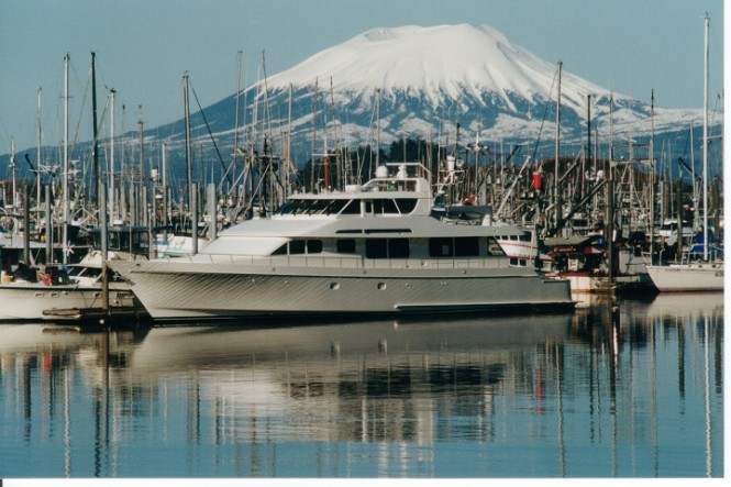 105′ Nordlund Motor yacht Mixer equipped with Seakeeper Gyro
