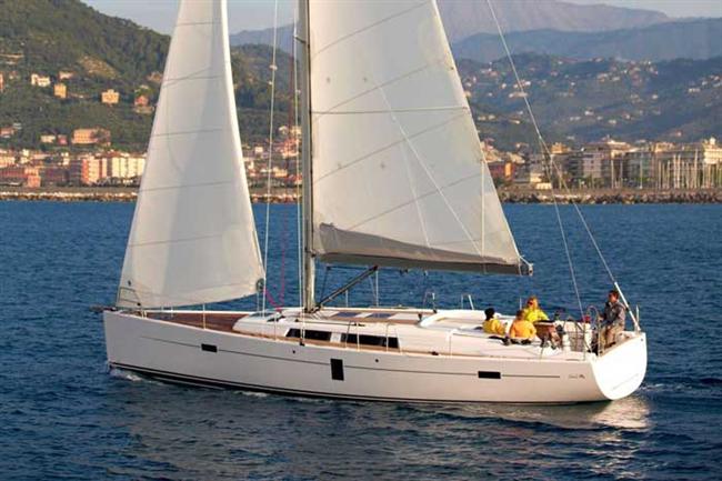 The new Salon Layout B2 for Hanse 445 sailing yacht