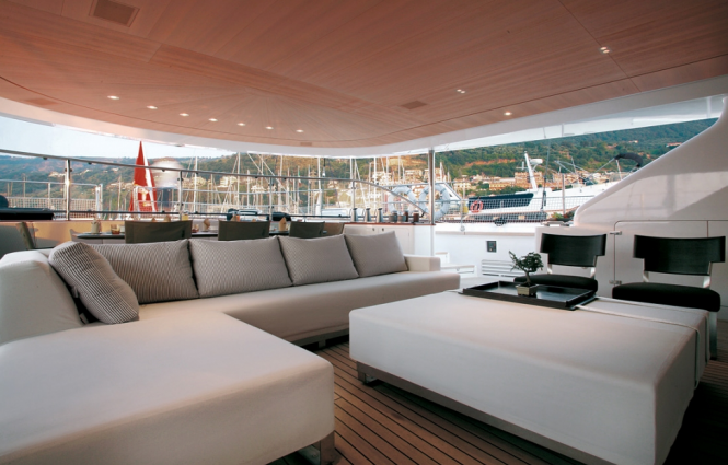 Exterior of the sailing yacht Rosehearty by Perini Navi Exterior of the sailing yacht Rosehearty by Perini Navi
