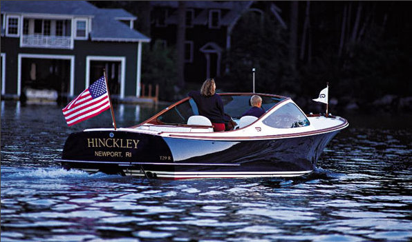Hinckley T29R yacht - rear view