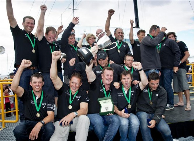 Line Honours Winner INVESTEC LOYALs crew Photo D. Forster Line Honours Winner INVESTEC LOYALs crew Photo D. Forster