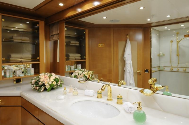 Luxury superyacht Axioma - Owner's bathroom Luxury superyacht Axioma - Owner's bathroom