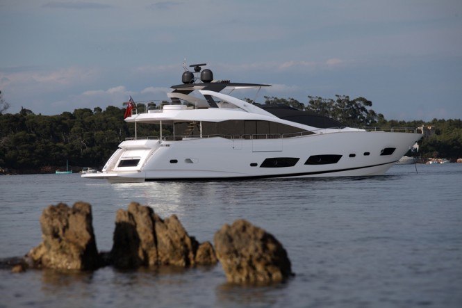 New Sunseeker 28m Yacht and Motor Yacht Predator 53 at 2012 Tullett Prebon London Boat Show