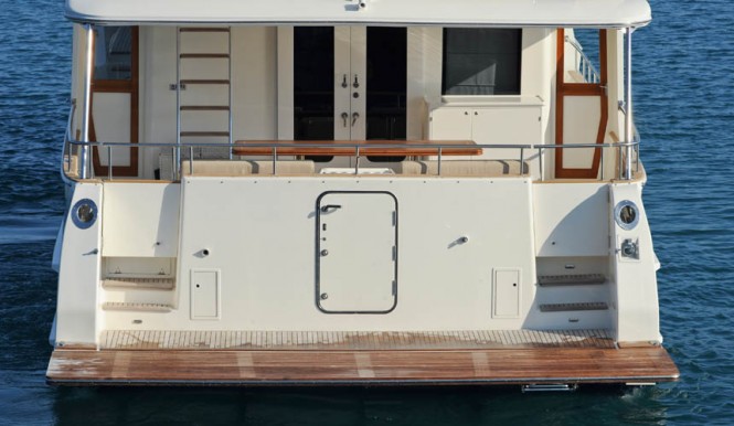 Grand Banks 76RP Yacht - rear view Grand Banks 76RP Yacht - rear view