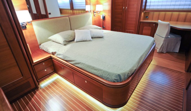 Motor yacht 76RP by Grand Banks Yachts Motor yacht 76RP by Grand Banks Yachts