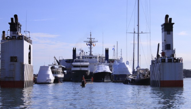 Dockwise transports 130´ charter yacht Endeavour to the Caribbean