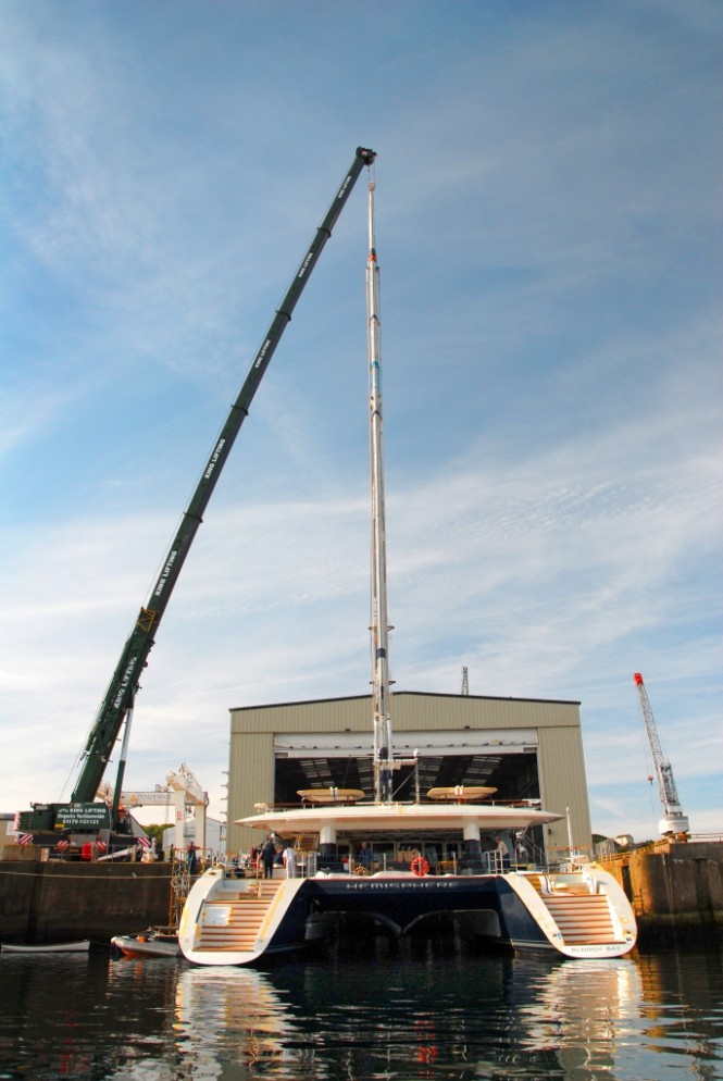 Hemisphere yacht mast stepping - Credit Pendennis Hemisphere yacht mast stepping - Credit Pendennis