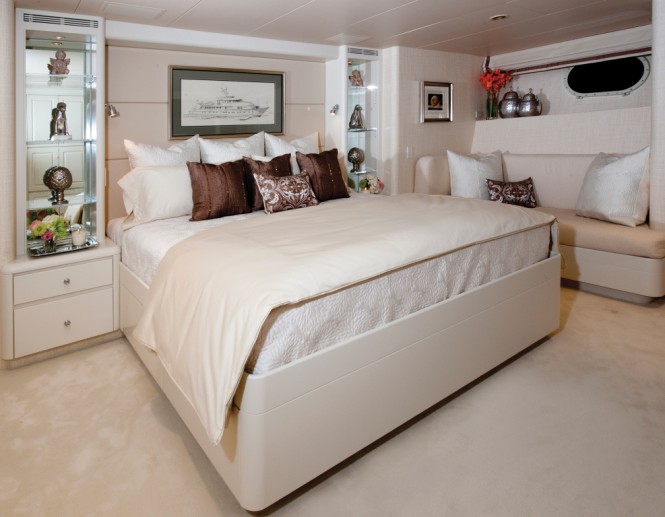 Motor yacht FIRST DRAW - Master Stateroom Motor yacht FIRST DRAW - Master Stateroom