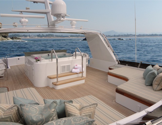 Motor yacht FIRST DRAW - Sundeck after refit Motor yacht FIRST DRAW - Sundeck after refit