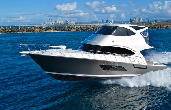 Riviera´s New 53 Enclosed Flybridge Yacht exhibited for the first time at the 2012 Miami Boat Show