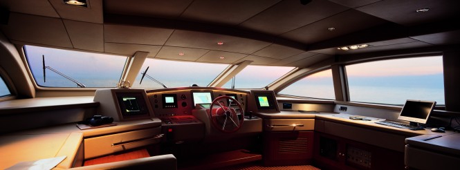 The 35.5m superyacht Cinque Wheelhouse The 35.5m superyacht Cinque Wheelhouse
