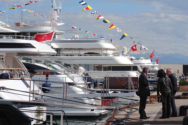 Antibes Yacht Show 2012 in partnership with Ferrari dealer Modena Motors Cannes