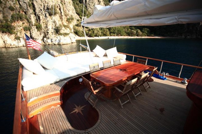 DEA DELMARE (ex Dragonfly) charter gulet - Aft Deck DEA DELMARE (ex Dragonfly) charter gulet - Aft Deck